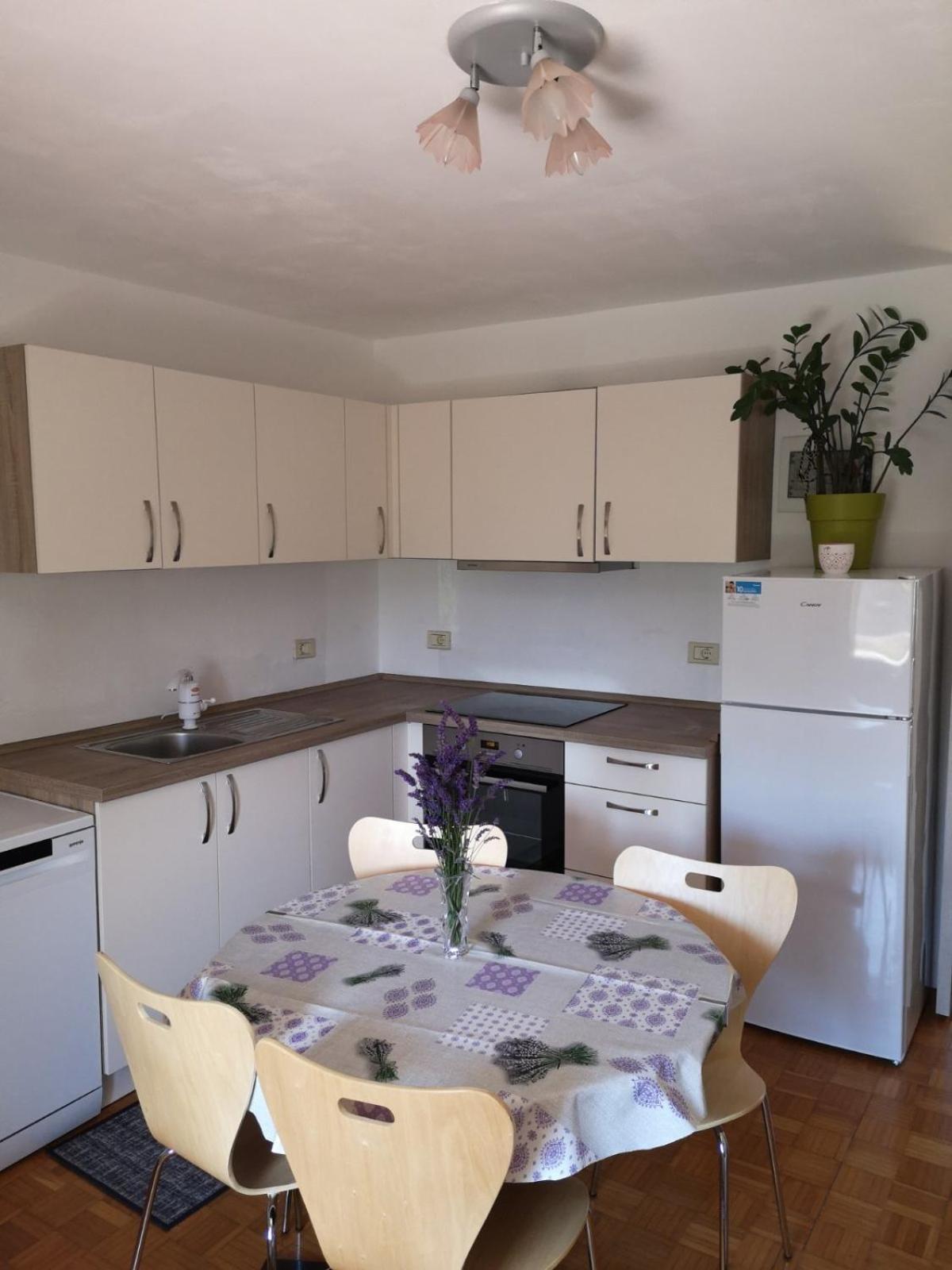 Apartma Ester Lucija Εξωτερικό φωτογραφία