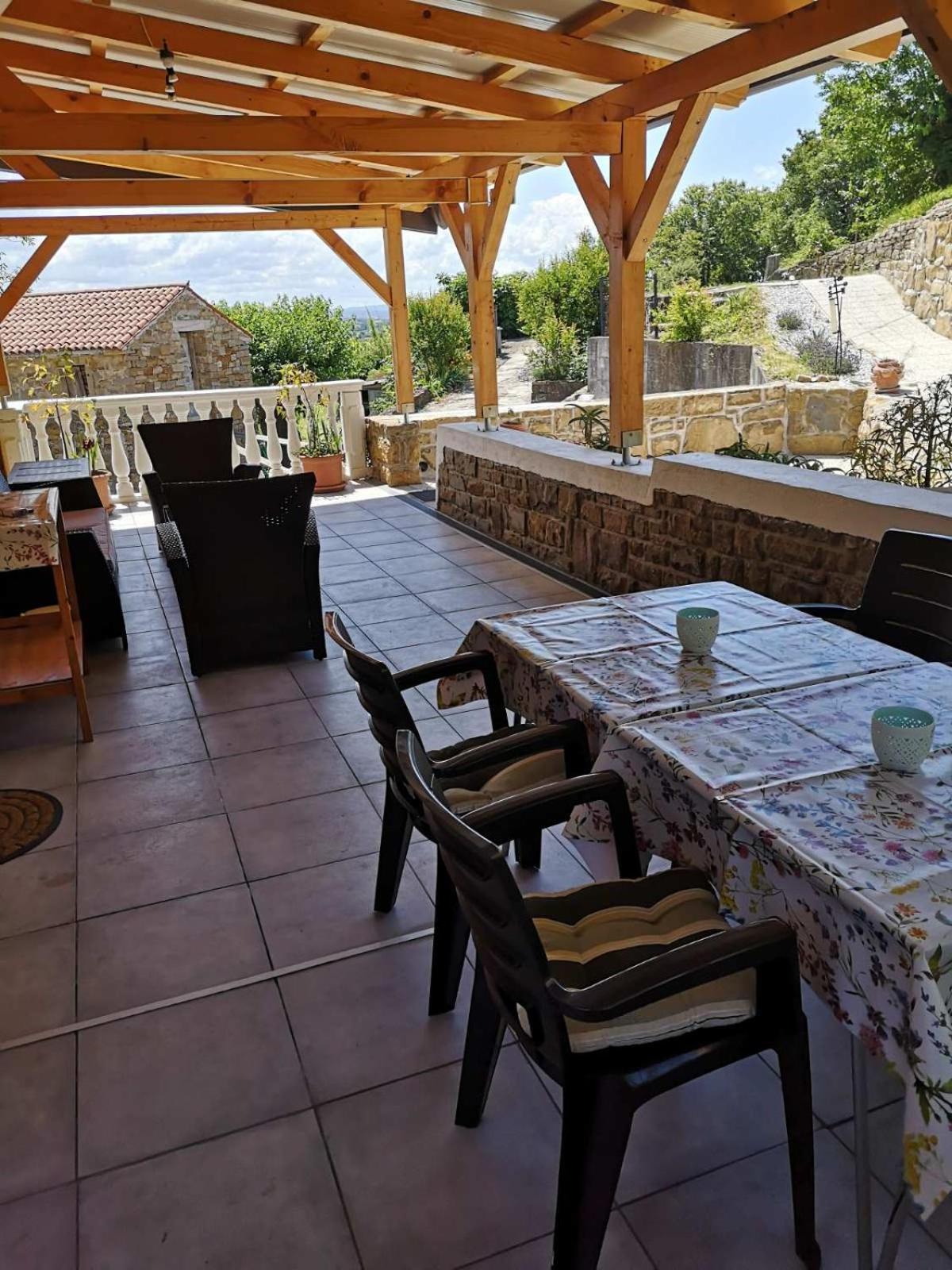 Apartma Ester Lucija Εξωτερικό φωτογραφία